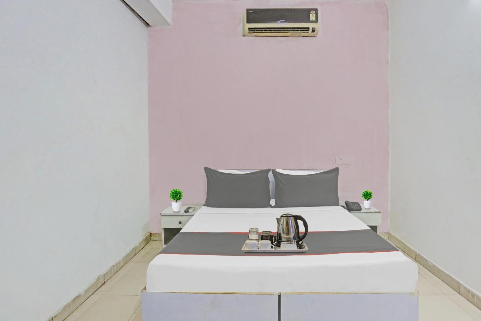 Hotel O Imperial Residency Near Dashrath Puri Metro Station นิวเดลี ภายนอก รูปภาพ