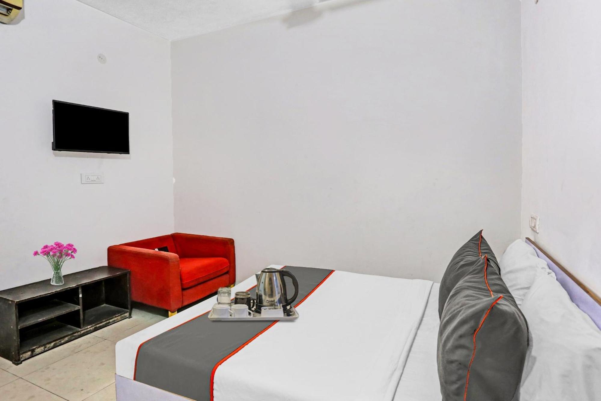 Hotel O Imperial Residency Near Dashrath Puri Metro Station นิวเดลี ภายนอก รูปภาพ